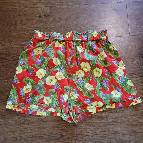 NWT Urban Outfitters tropical print shorts. Size L. - Picture 5 of 5